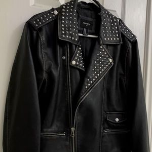 FOREVER 21 Men’s Studded Biker Faux Leather Jacket Size Medium